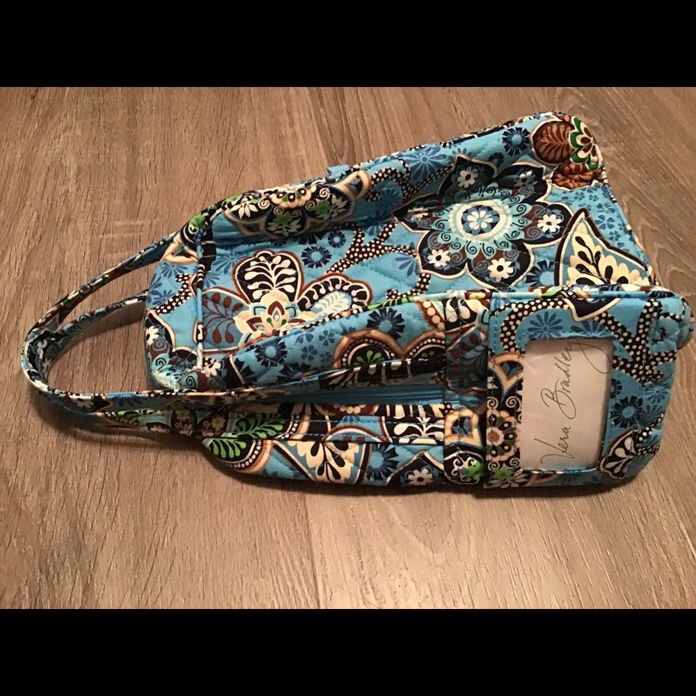 Vera Bradley, lightweight, lunch/cooler bag